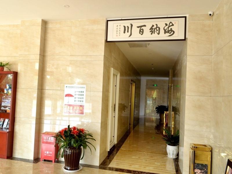 Greentree Inn Shandong Qingdao Jiaozhou Bus Terminal Station Hai'Er Avenue Express Hotel Dış mekan fotoğraf